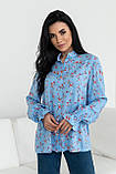 Штапельна блуза Флорет вільного крою з квітковим принтом 42-56 розміри різні блакитний принт, фото 3