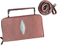 Жіноча сумочка клатч із натуральної шкіри ската на двох блискавках Ekzotic Leather рожева лососевого кольору