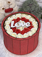 Двухъярусный Подарочный красный бокс с мыльными розами и сладостями