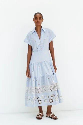 Жіноча сукня міді Zara з вишивкою в синьо білу смужку Розмір XS