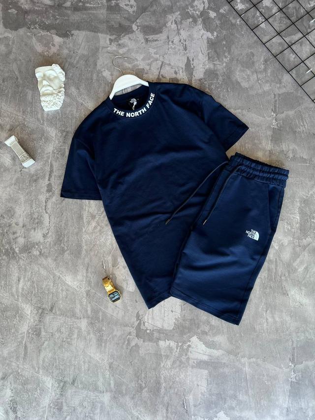 Мужской спортивный костюм The North Face Мужской спортивный костюм The North Face