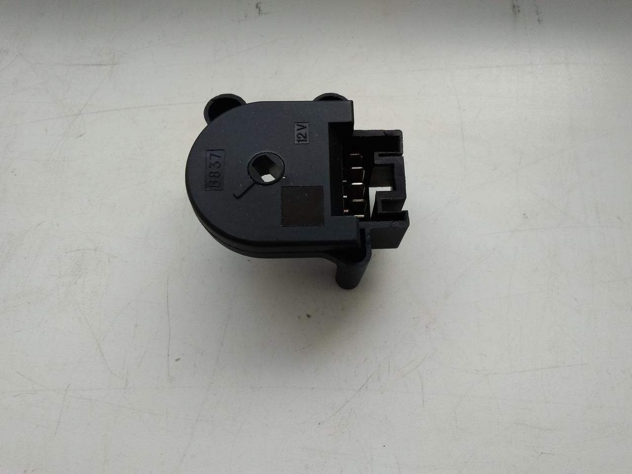 Регулятор оборотів пічки на Fiat Ducato 230, Peugeot Boxer и Citroen Jumper (1994-2002), 1305589080, 647534, Thermotec, Польща