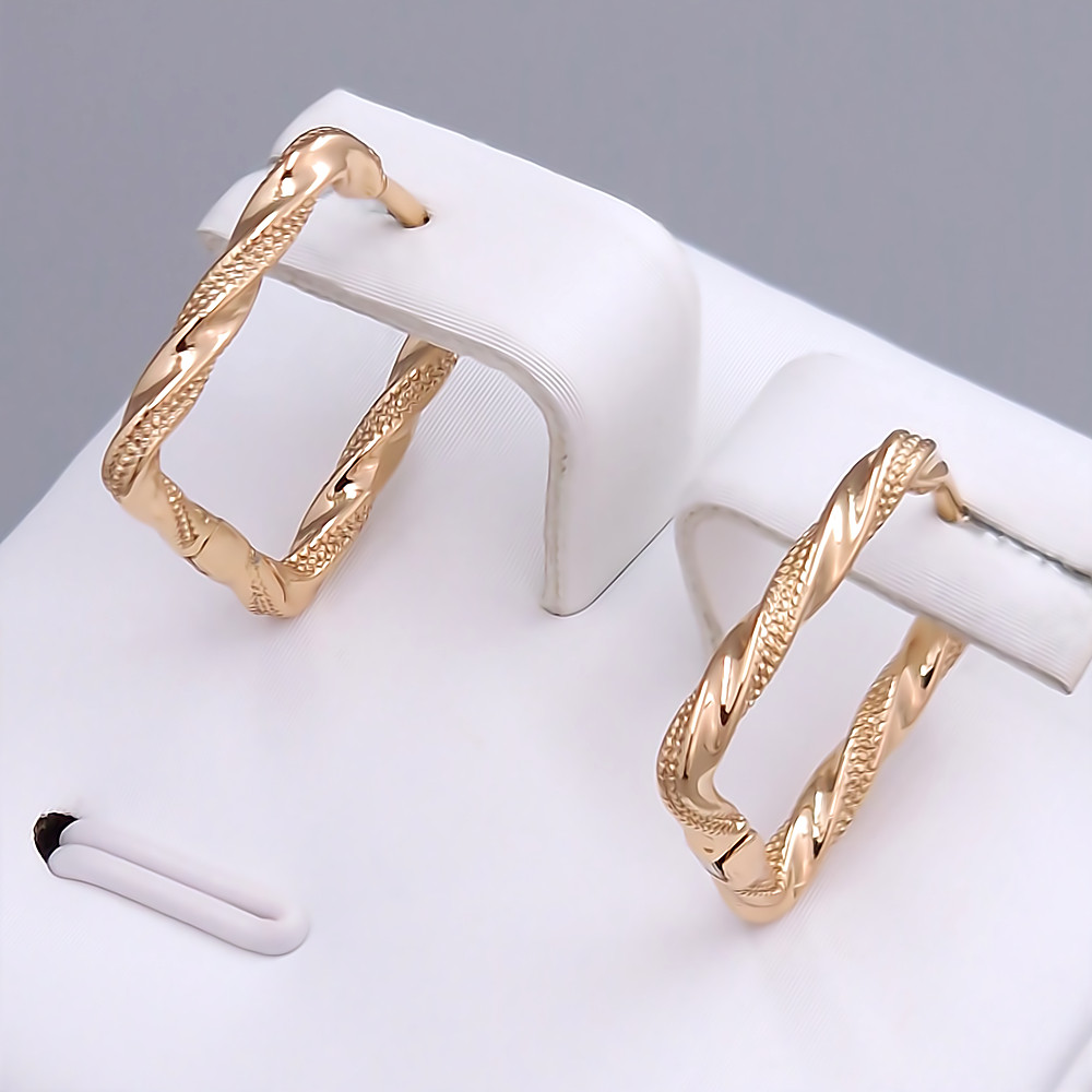 Сережки ХР. Позолота 18К. Довжина: 16 мм. Ширина: 2 мм