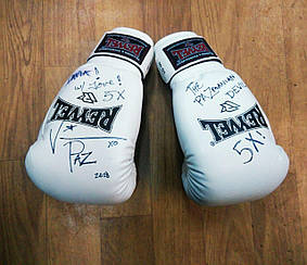 Боксерські рукавички з автографом Вінченцо Едвард Пациенца