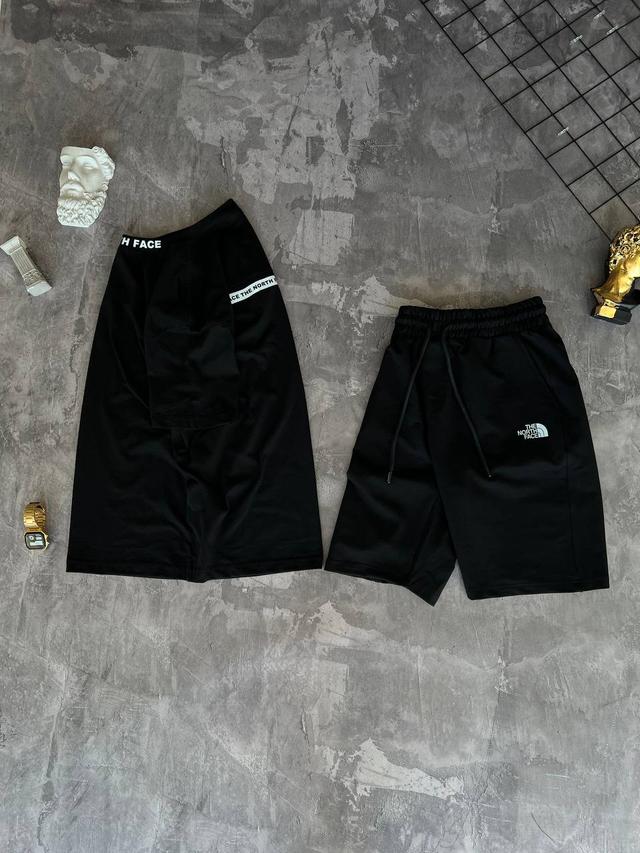 Мужской спортивный костюм The North Face Мужской спортивный костюм The North Face