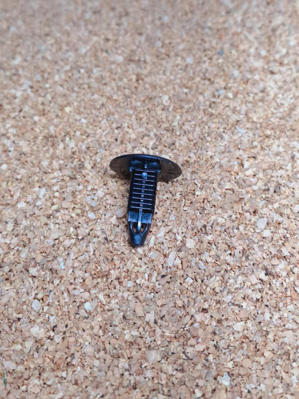 Пістона кріплення утеплювача\шумоізоляції капота BYD F3/БИД Ф3, фото 1