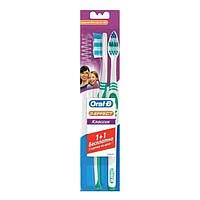 Зубная щетка Oral-B 3 Effect Classic средняя жесткость 1+1 шт