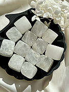 Білий кварц, кубик 2*2 см, оброблений натуральний білий мінерал, вага 15-20 грам