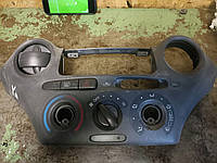 Панель кондиционера 758268-701d Toyota Yaris