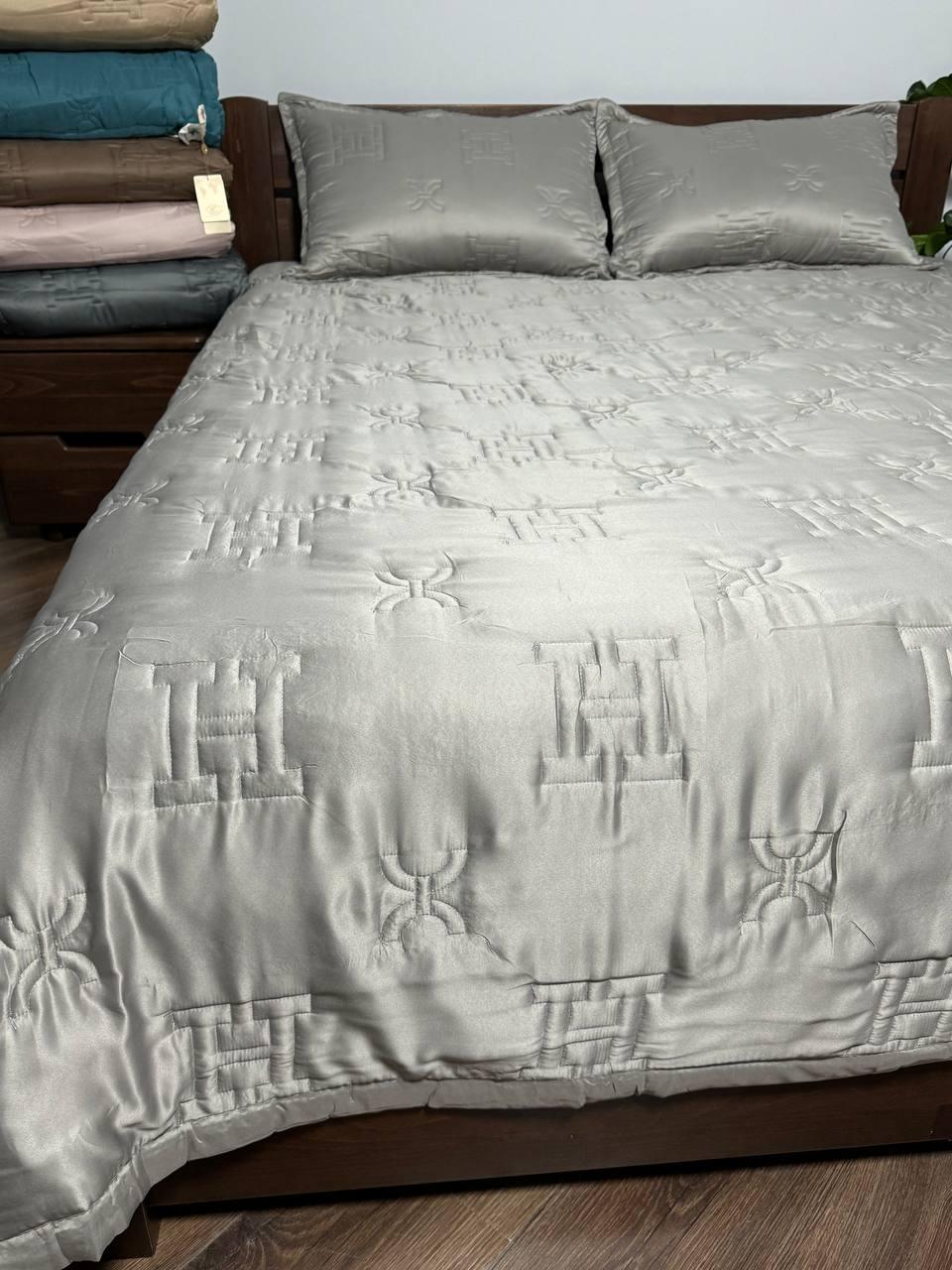 Покривало з наволочками Сірий