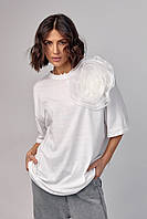 Подовжена футболка oversize з об'ємною квіткою — білий колір, L (є розміри)