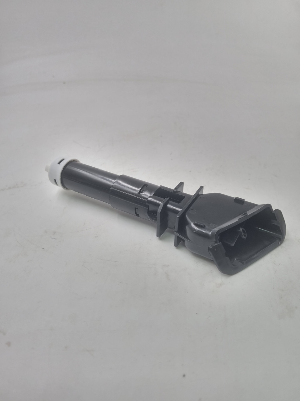 Форсунка омивача фари лівої MATOMI NOZ1795 ASX 8265A643