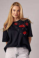 Женская футболка украшенная вышитыми губами и стразами - черный цвет, L (есть размеры)