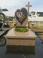 Фигурный  памятник из гранита Сердце (Образец 783) 2