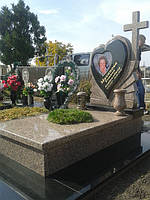 Фигурный  памятник из гранита Сердце (Образец 783) 3