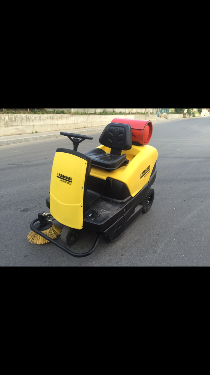 Підмітальна машина на газу Karcher km 100/100 газова