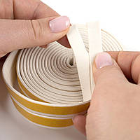 УЩІЛЬНЮВАЧ ДЛЯ ДВЕРЕЙ КЛЕЙКИЙ Е-ПОДІБНИЙ