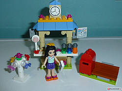Конструктор Lego Friends Туристичний кіоск Емми 41098