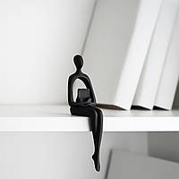 СТАТУЕТКА ЛЮДИНА З КНИГОЮ