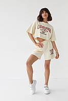 Костюм с шортами и футболкой украшен вышивкой California - кремовый цвет, L (есть размеры) pm