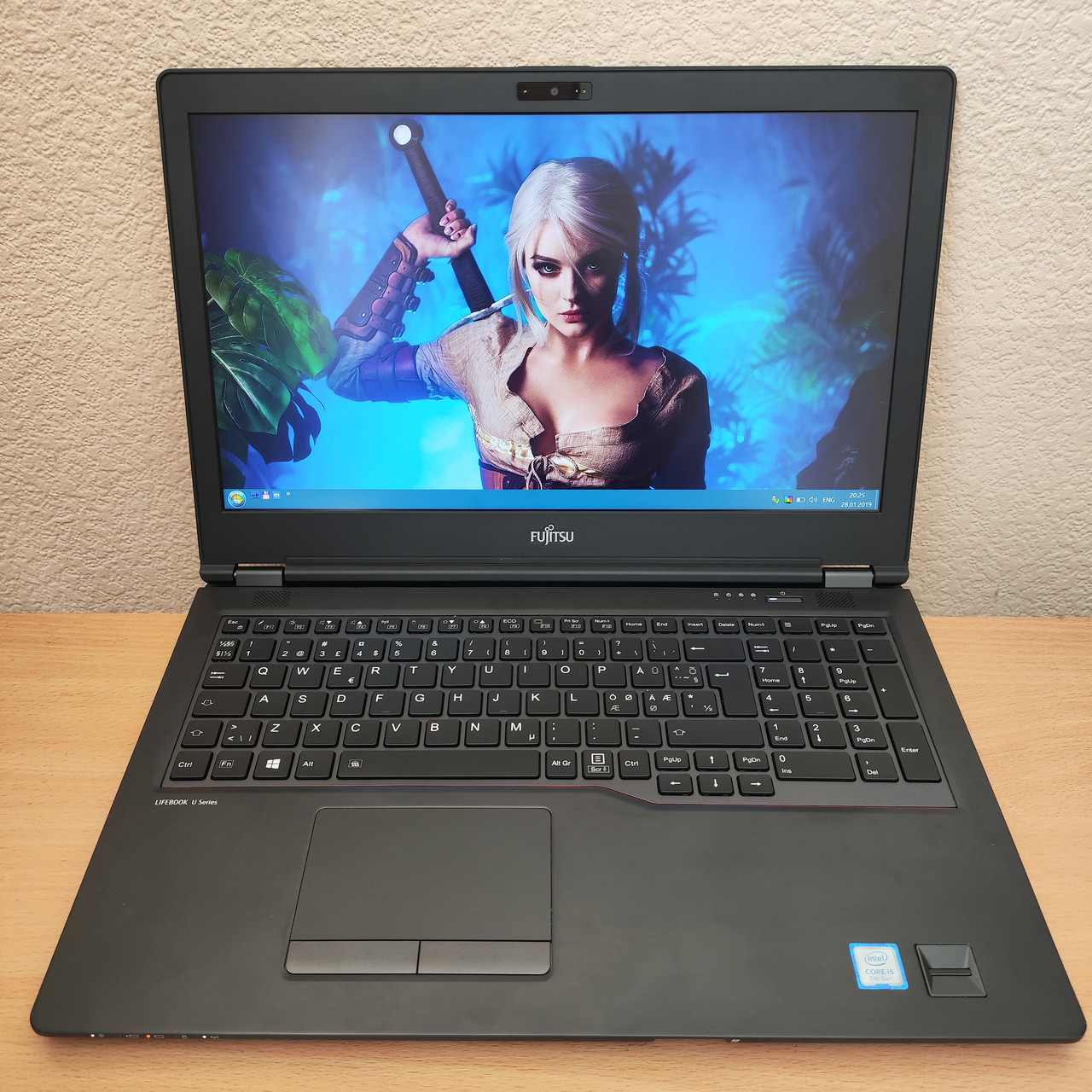 Ноутбук Fujitsu Lifebook U757 15.6" FHD IPS i5-7200u/8Gb DDR4/256Gb SSD/Intel HD Graphics 620