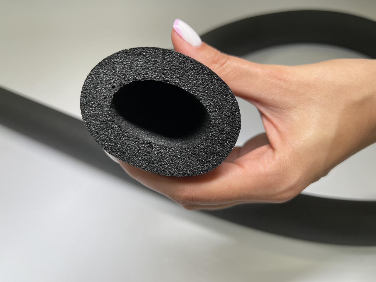 Ізоляція 25*114 мм з спіненого каучуку для сталевих, мідних і пластмасових труб, фото 1