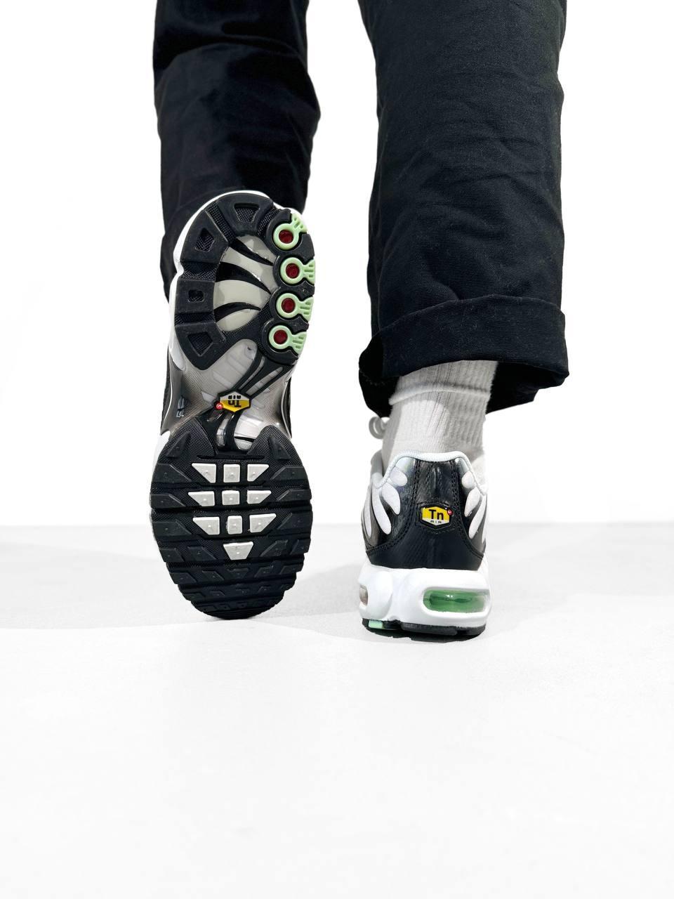 Мужские спортивные кроссовки на большой подошве Nike Air Max TN Plus "Black/White/Mint" айр макс черные с - фото 4 - id-p2203541664