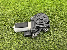 Мотор замка дверей AUDI A8 D4 4 2011 задн. прав. (б/у)