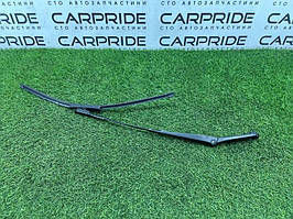 Поводок дворника AUDI A4 B9 2.0L 2017 перед. лев. (б/у)