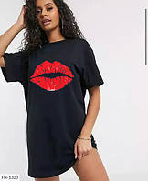 Стильное женское платье-футболка oversize с принтом губ