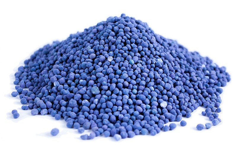 Комплексне мінеральне універсальне добриво Blaukorn (Блаукорн), 1 кг, NPK 12.8.16+3+ТЕ, COMPO EXPERT