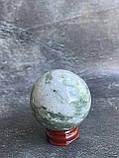 Куля сфера натуральний жадеїт куля шар з каменю жадеїт сфера з жадеїту 52 мм, фото 2
