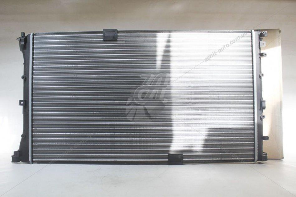 Радіатор охолодження 2,5dci Trafic II 2003- (Renault) (8200297815)