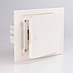 Щиток 8 модулів прихованої установки з білими дверцятами, HAGER серія Golf, VF108PD