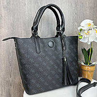 Женская сумка с венцом брелок стиль Guess черная стильная для девушки с ручками Adore Жіноча сумка з вінцем