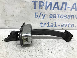 Обмежувач дверей передній лівий Hyundai Santa Fe DM 2.2 DIESEL D4HB 2012 (б/в)