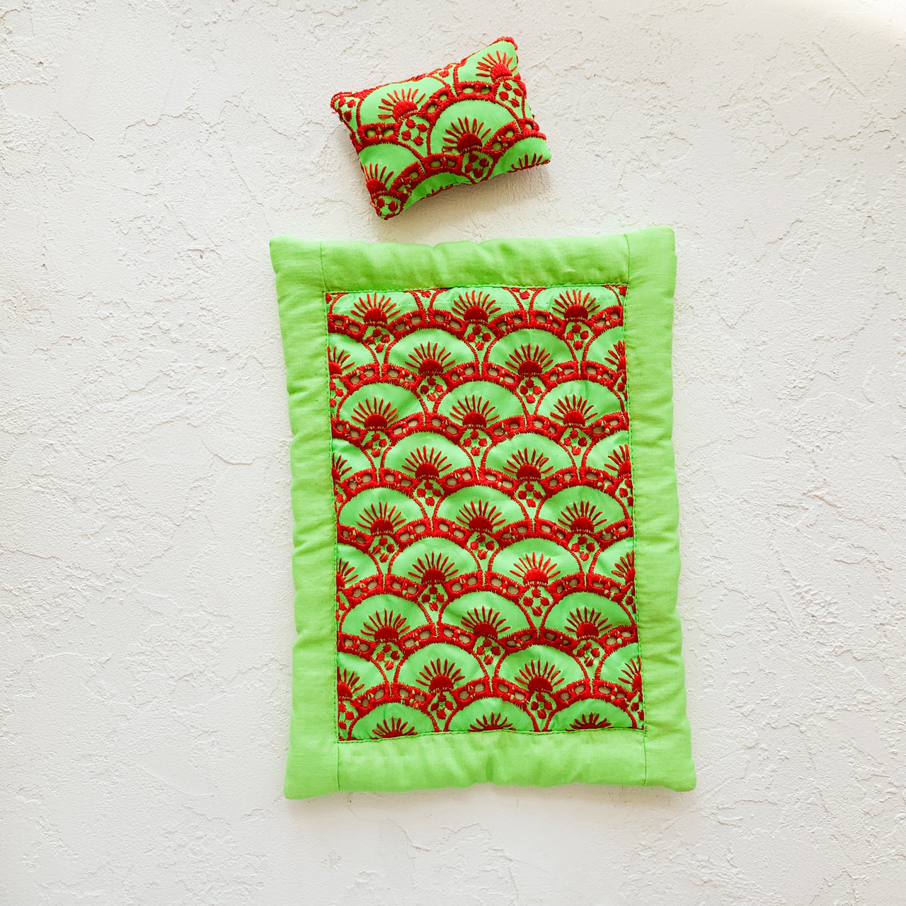 Мініатюра подушка Печворк 6.5*9.5 см Яскраві візерунки, фото 1