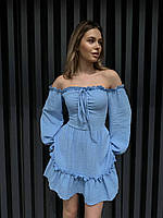Голубое женское легкое романтичное короткое воздушное платье из муслина с рюшами