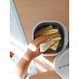 Чашка Beaba Pick 'n' Snack силіконова для снеків і напоїв сірий, арт. 913565, фото 10