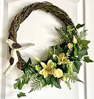 Вінок декоративний штучний 45 см Клематис і троянди з пташками