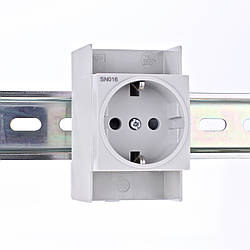 SN016 Розетка з установкою на DIN рейку, 250 В/16А, Hager