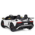 Дитячий двомісний електромобіль Lamborghini Aventador SVJ 24V (білий колір), фото 4