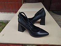 Туфли женские черные кожаные на каблуке с ремешком Nivelle