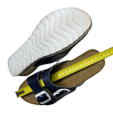 Красиві блакитні шльопанці inblu на літо з перламутровим відблиском модні босоніжки з ремінцями та білими пряжками, фото 10