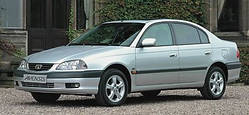Лобове скло на Toyota Avensis 1997-03 г.в.