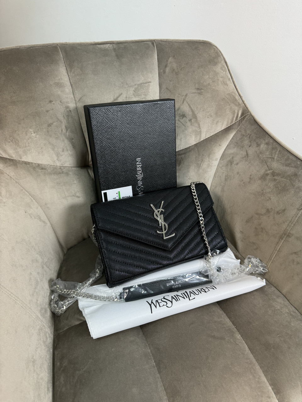 Жіноча сумка Ів Сен Лоран чорна Yves Saint Laurent Black