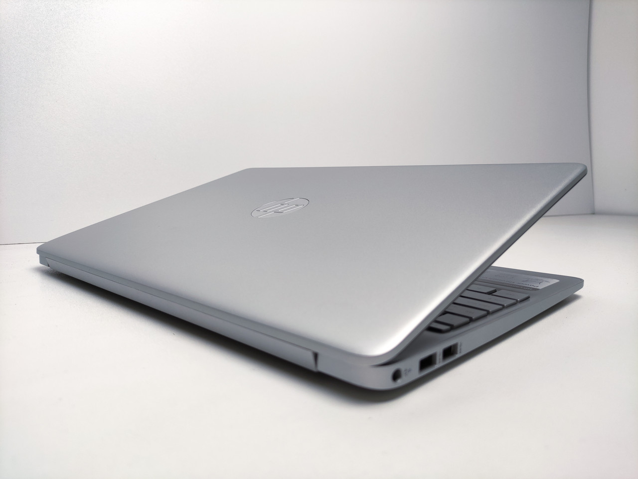 Ноутбук HP 15 Laptop 15.6 FHD IPS Touch Ryzen 7 5700U 16GB