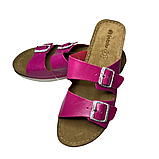 Модні рожеві ляпанці Inblu на літо з перламутровим відблиском, трендові босоніжки з ремінцями та пряжками, фото 8