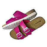 Модні рожеві ляпанці Inblu на літо з перламутровим відблиском, трендові босоніжки з ремінцями та пряжками, фото 7