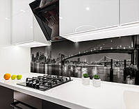Кухонная панель жесткая ПЭТ мост Бруклинский черно белый, с двухсторонним скотчем 62 х 205 см, 1,2 мм